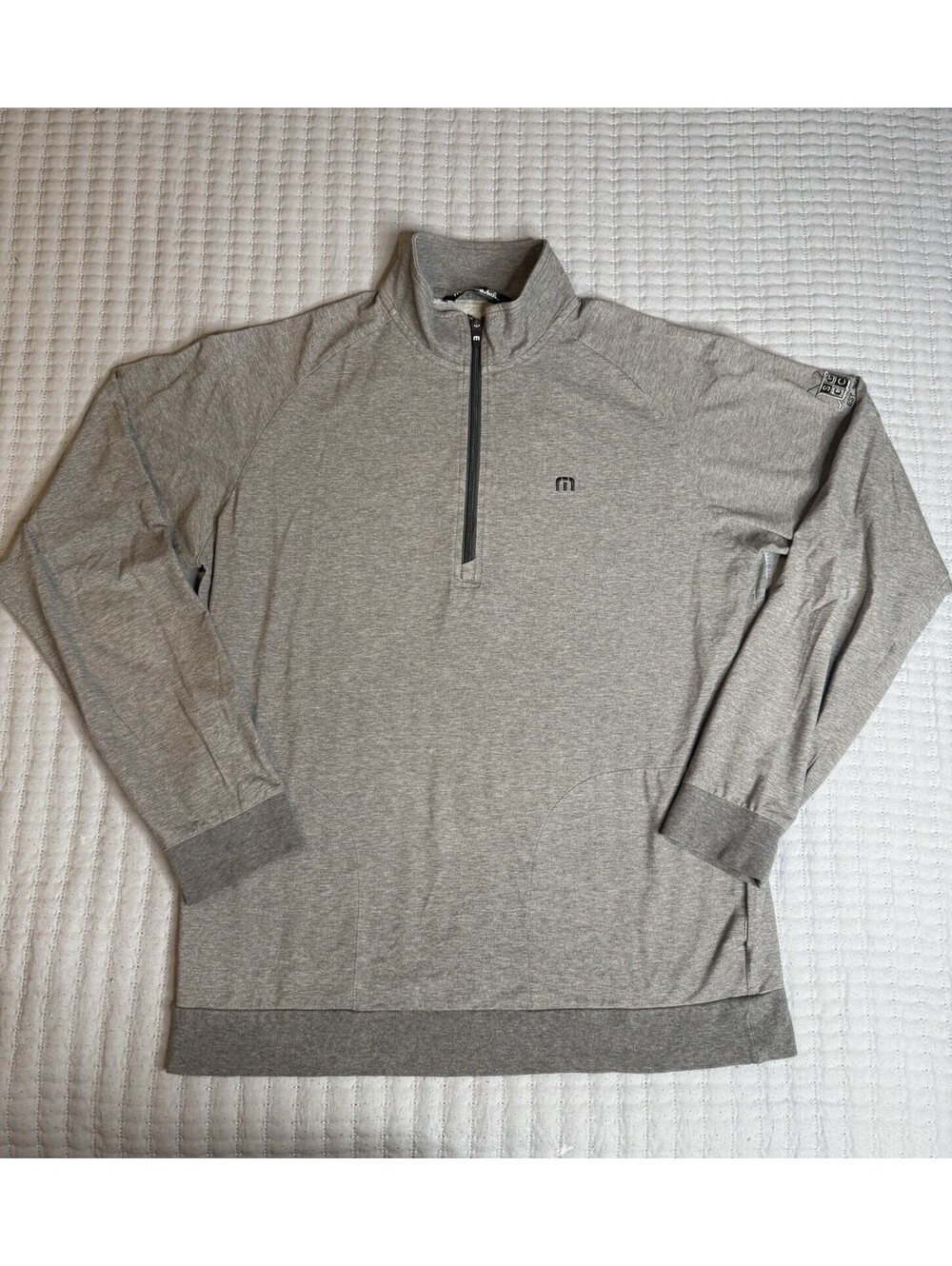 Travis Mathew 1/4 Zip Pullover Golf Shirt Sweater Gray Pockets Men’s Large